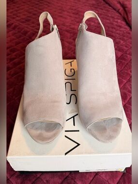 Via Spiga Light Taupe Suede Peep-Toe Slingback Heels size 12